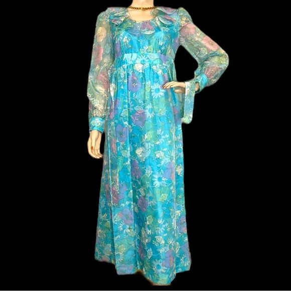 Vintage Dresses & Skirts - Vintage Floral 70s Long Sheer Sleeve Dress